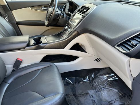 Used 2019 Lincoln Nautilus Reserve image 23