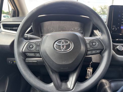 Used 2025 Toyota Corolla LE FWD image 25