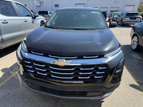 Used 2026 Chevrolet Equinox LT FWD image 6