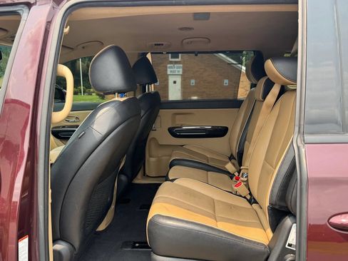 Used 2018 Kia Sedona EX FWD image 14