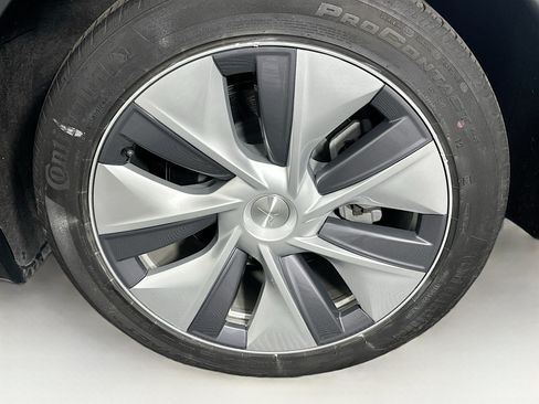 Used 2021 Tesla Model Y Long Range AWD/4WD image 11