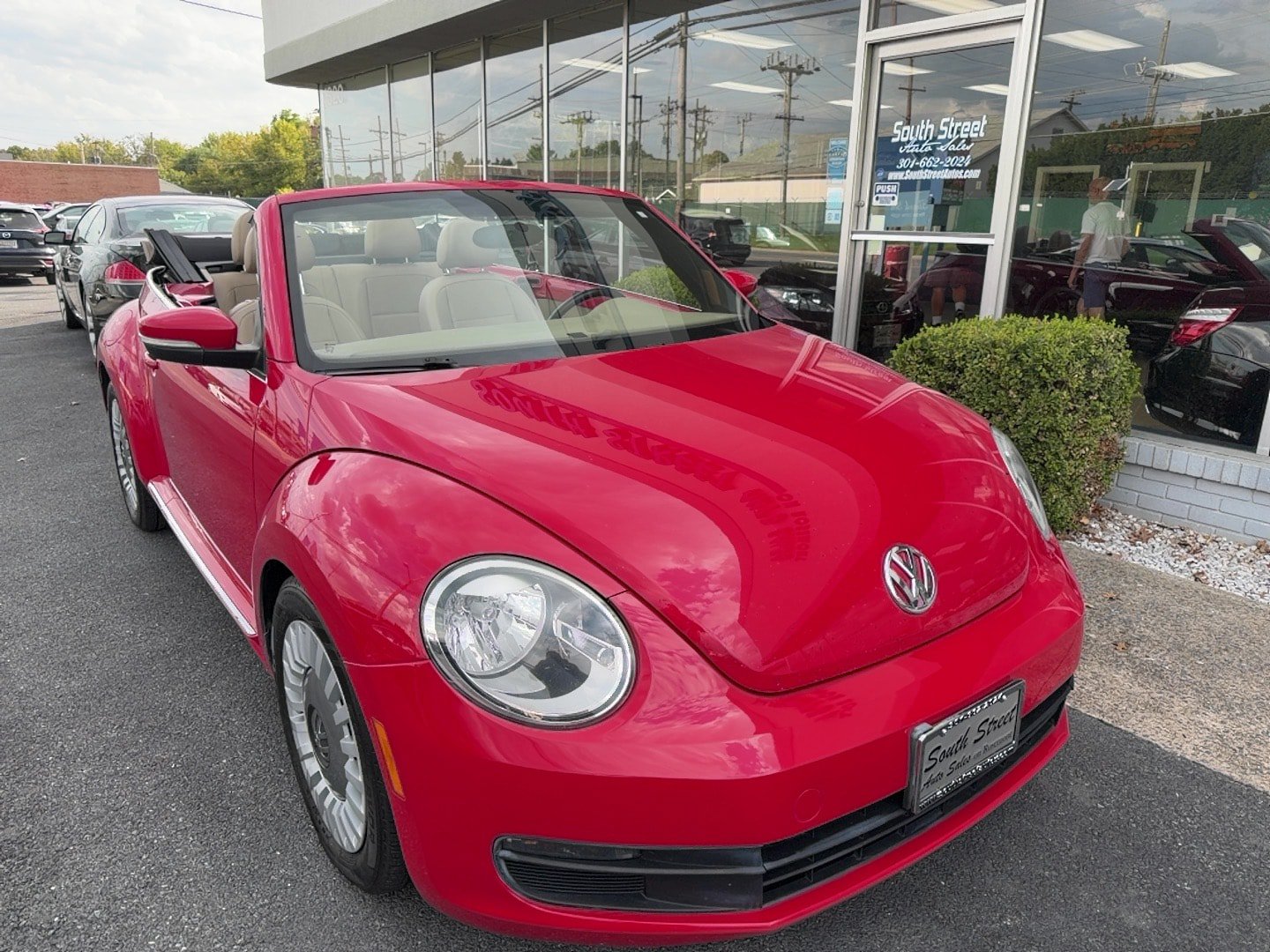 Used 2015 Volkswagen Beetle 1.8T FWD image 2