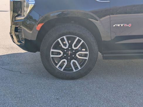 Used 2023 GMC Yukon AT4 AWD/4WD image 35