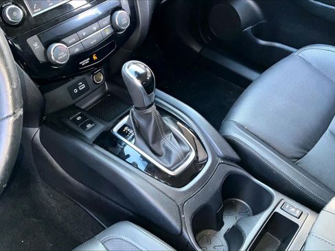 Used 2022 Nissan Rogue Sport SL AWD/4WD image 15