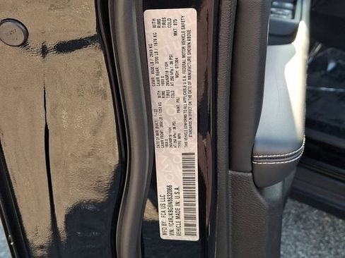 Used 2022 Jeep Grand Cherokee L Limited AWD/4WD image 30