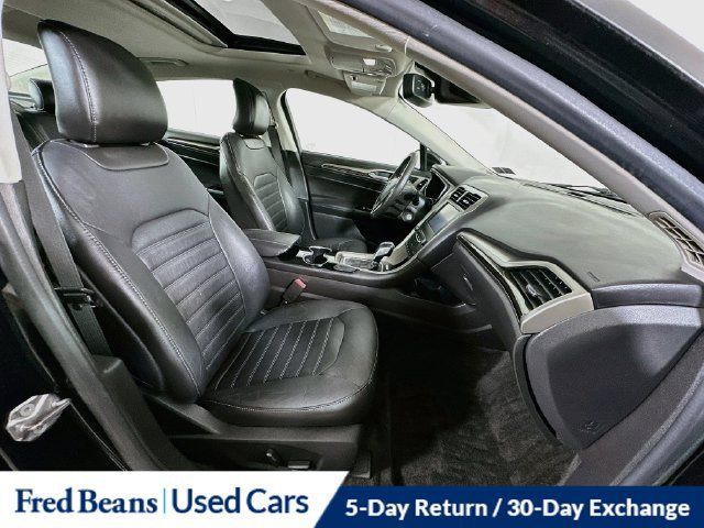 Used 2015 Ford Fusion SE w/ Equipment Group 502A FWD image 29