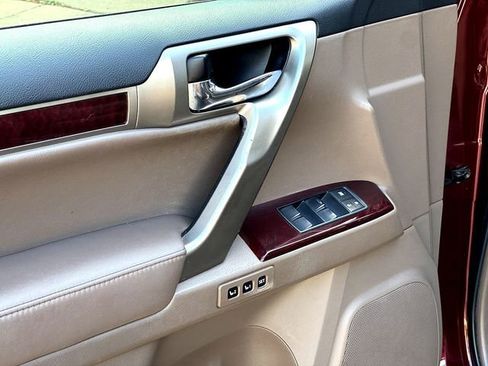 Used 2016 Lexus GX 460 image 9