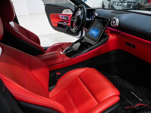 Used 2022 Mercedes-Benz SL 55 AMG 4MATIC w/ Driver Assistance Package image 10