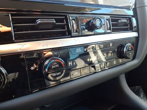 New 2026 Nissan Pathfinder SL image 12