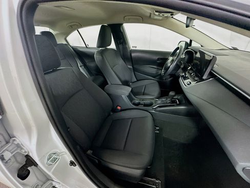 Used 2024 Toyota Corolla LE image 28