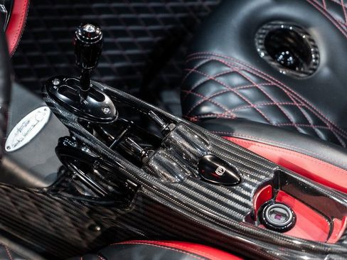 Used 2017 Pagani Huayra image 21