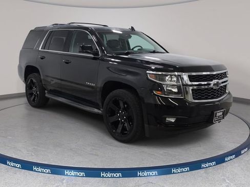 Used 2017 Chevrolet Tahoe LT w/ Luxury Package AWD/4WD image 4