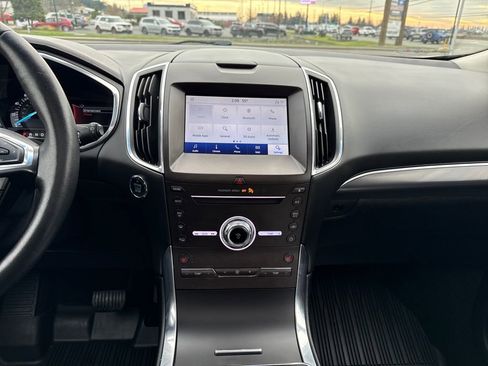 Used 2019 Ford Edge Titanium w/ Cold Weather Package image 26