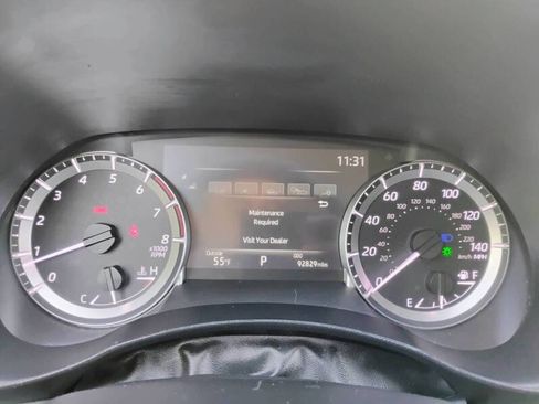Used 2023 Toyota Highlander L FWD image 17