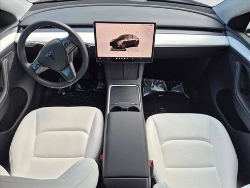 Used 2023 Tesla Model Y Long Range AWD/4WD image 16