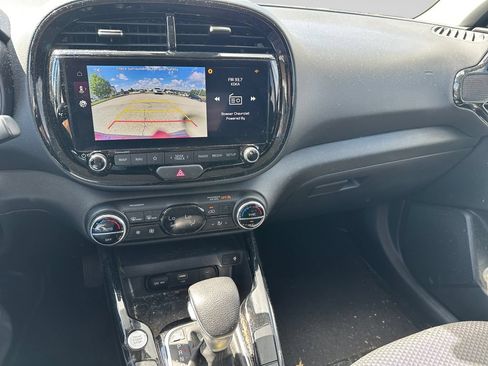 Used 2025 Kia Soul S FWD image 10