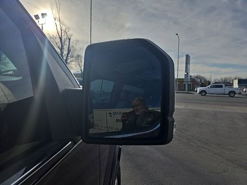 Used 2018 Ford F150 Platinum w/ Equipment Group 701A Luxury image 31