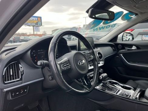 Used 2018 Kia Stinger Premium image 19