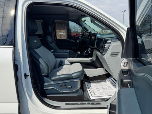 Used 2023 Ford F150 Limited image 16