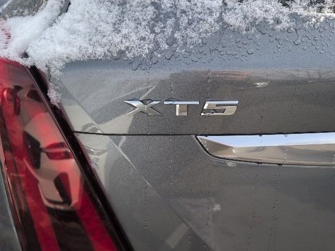 Used 2020 Cadillac XT5 Premium Luxury image 15