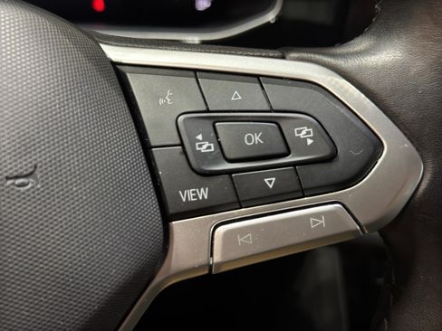 Used 2025 Volkswagen Jetta SE FWD image 22