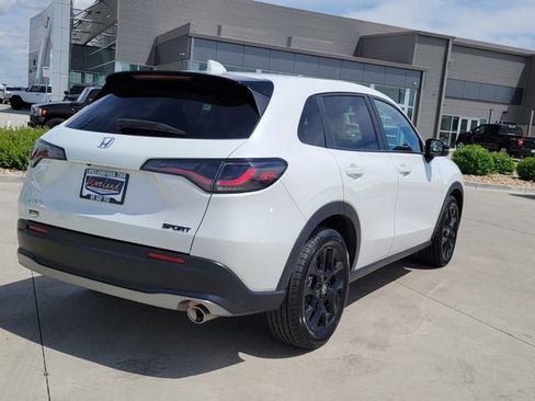 Used 2024 Honda HR-V Sport image 3