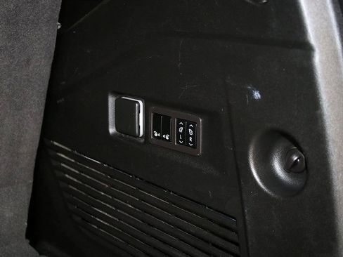 Certified 2024 Chevrolet Tahoe Premier image 31