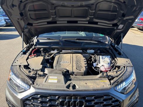Used 2025 Audi Q5 Prestige w/ Prestige Package image 16