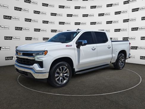 Used 2025 Chevrolet Silverado 1500 LT AWD/4WD image 2
