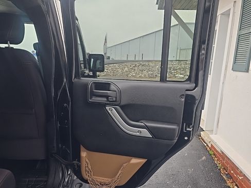 Used 2014 Jeep Wrangler Unlimited Sahara w/ Connectivity Group image 22