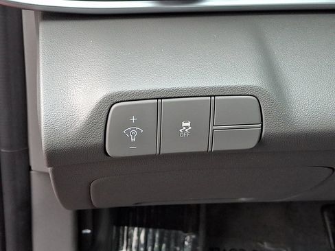 Certified 2024 Hyundai Elantra SEL image 26