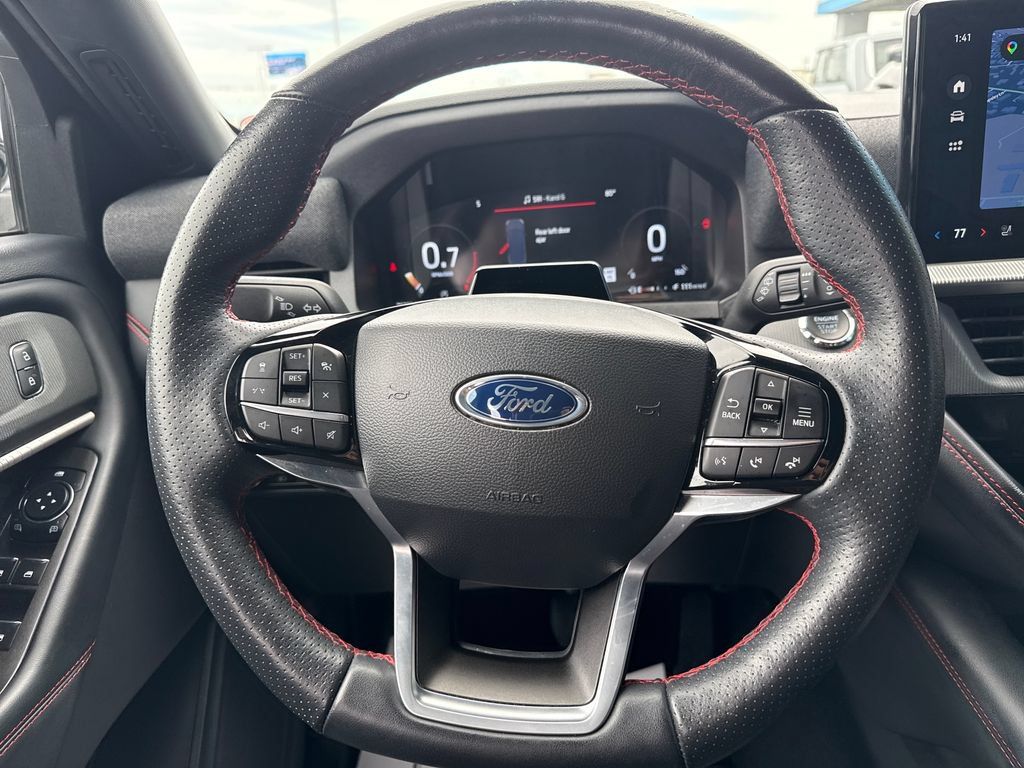 Used 2025 Ford Explorer ST-Line w/ ST-Line Street Pack AWD/4WD image 25