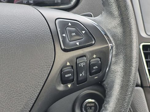 Used 2019 Lincoln MKT AWD image 26