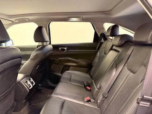 Used 2024 Kia Sorento S w/ Panoramic Sunroof Package AWD/4WD image 11