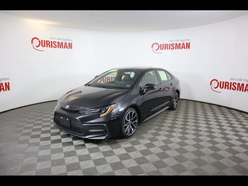 Used 2020 Toyota Corolla XSE FWD image 3