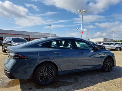 Used 2026 Nissan Sentra SV w/ Floor Mat Package FWD image 5
