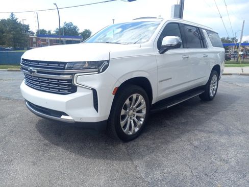 Used 2021 Chevrolet Suburban Premier w/ Premium Package AWD/4WD image 1