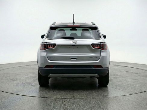 Used 2025 Jeep Compass Limited image 7