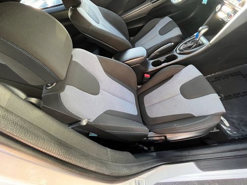Used 2019 Hyundai Veloster 2.0 FWD image 11
