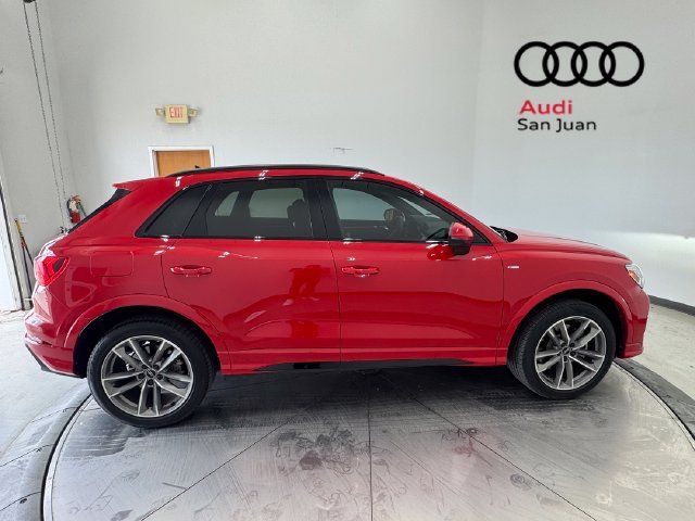 Certified 2025 Audi Q3 2.0T Premium w/ Black Optic Sport Package AWD/4WD image 38