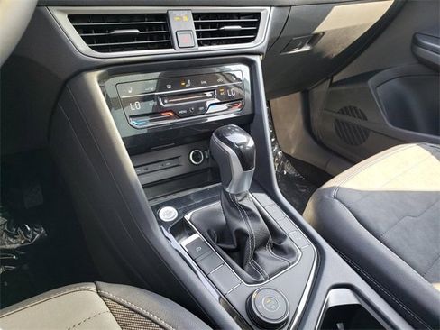 New 2025 Volkswagen Taos SE image 11