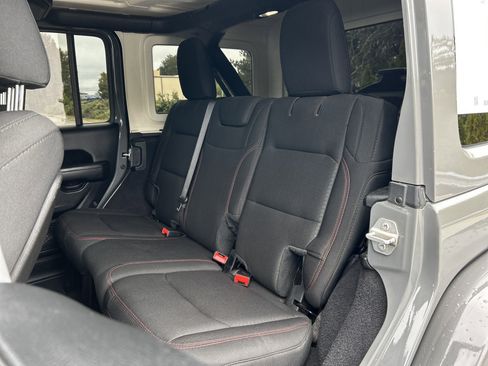 Used 2019 Jeep Wrangler Unlimited Rubicon image 72