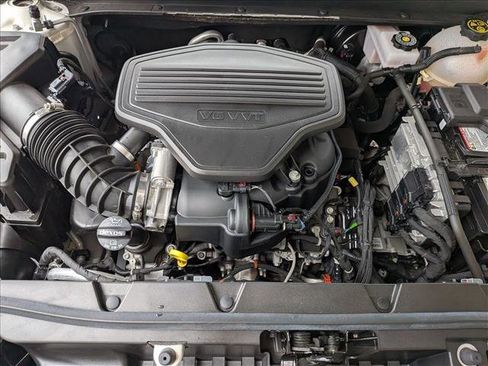 Used 2023 GMC Acadia AT4 image 25