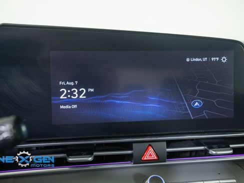 Used 2024 Hyundai Elantra SEL w/ Convenience Package FWD image 17