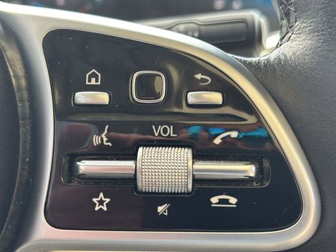 Used 2022 Mercedes-Benz GLB 250 image 25