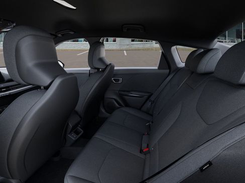 New 2026 Kia K4 LXS image 18