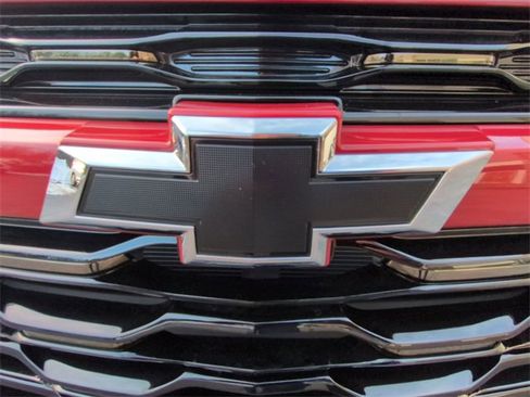 Used 2024 Chevrolet Trax ACTIV w/ Sunroof Package image 29