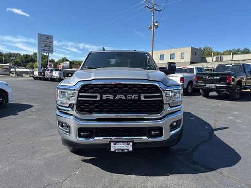 Used 2024 RAM 2500 Big Horn image 28