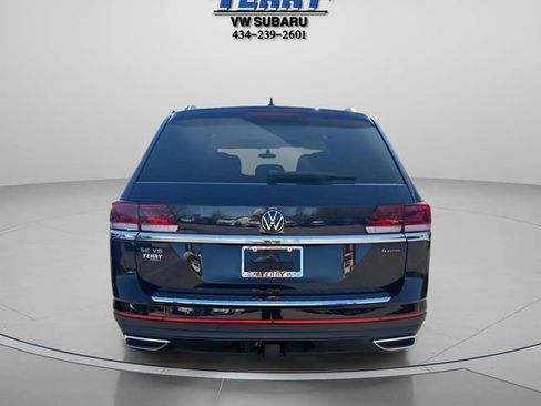 Used 2023 Volkswagen Atlas SE w/ Panoramic Sunroof Package image 2