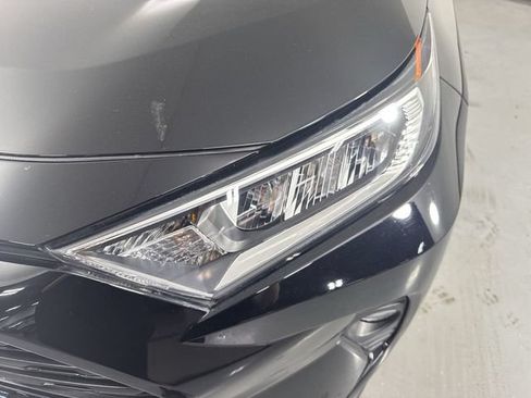 Used 2021 Toyota RAV4 XLE AWD/4WD image 27